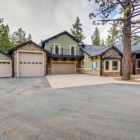 4 Mi to Ski Mt Rose Sleek Reno-Lake Tahoe Home