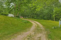 2 Mi to Woodbury Wildlife Area Cozy Farmhouse! - WiFi