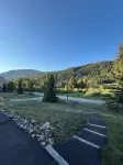 Keystone Ski area, Epic mountains views, Ground floor condo, short walk to lift
