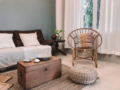 2BR laid back apartment, near beach Hotels in 