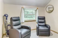 1 Mi to Dtwn Salem: Apt w/ Shared Yard! فنادق في Salem