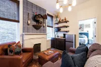 The Woodford Hotel