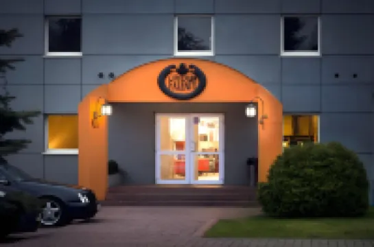 Falenty Biznes I Wypoczynek Hotel di 