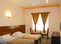 Philomena Hotel & Apartment