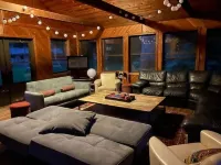 Farmhouse with private pool/hot tub on 50 acres