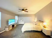 Casa Vostra  Beautiful Townhouse with 1 BR near Truist Park and Cumberland Mall