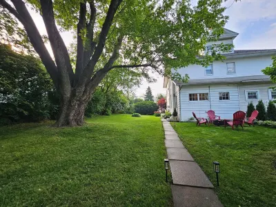 Charming 2Br Retreat Near Trails & Parks, Family-Friendly, 7 Min to LV Airport