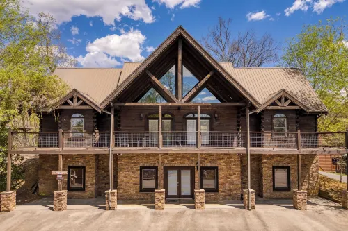 Alpine Mountain Lodge by AvantStay Sleeps 19 Luxury Cabin Game Room, Hot Tub Dollywood