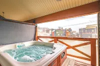 Wintergreen Retreat w/Hot Tub by Village