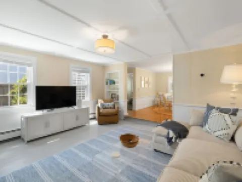 Steps from Javes St Shops, BBQ & Outdoor Shower โรงแรมในSandwich