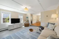 Heritage Home - Historic Home in Sandwich Village