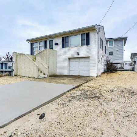 Beachfront Lavallette Home - 2 Mi to Casino Pier!