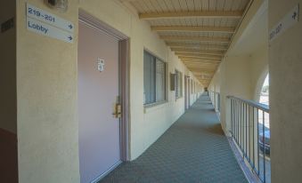 Royal Holiday Motel by Belvilla Gallup I-40