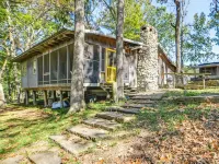 Screened Porch! Lakefront Gem in Boyds Branch Bay Hotels in Calloway County