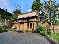 Villa Marcolina 57 Bogor - 70 Minutes from Jakarta Hotels near SEMAK DAUN VILLAGE