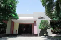 Milano Guest House Hotell i Tatura Selatan