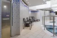 Hilton Cardiff - Pools