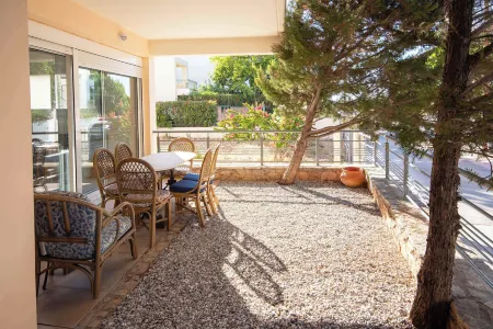 Eugenias Getaway by the Sea - Diminio Escape