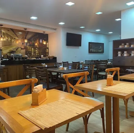 Hotel Guarulhos Отели в г. Гуарульюс