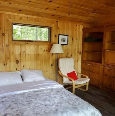 Waterfront cottage @ Muskoka Pines kayaks/ fireplace /bbq/firepit 베튠 메모리얼 하우스 내셔널 히스토릭 사이트 주변 호텔