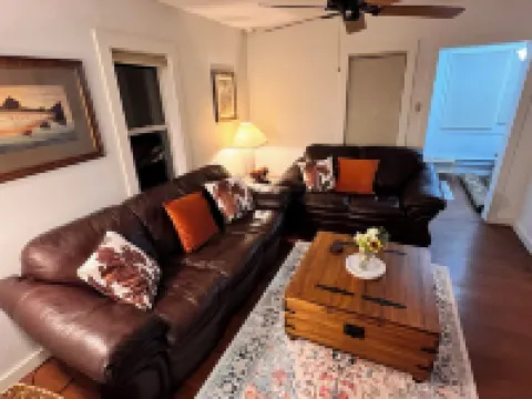 Cozy House Hotels in Thermopolis