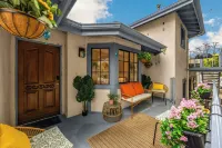 Charming Treehouse Retreat in Sierra Madre Hotels in Sierra Madre