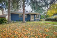 Ann Arbor Home w/ Deck, 2 Mi to Michigan Stadium! - Homestays
