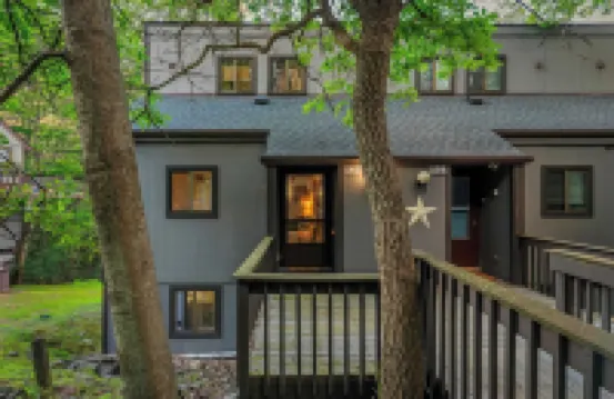 Timberline Retreat by AvantStay Forest Views & Minutes to Camelback Resort