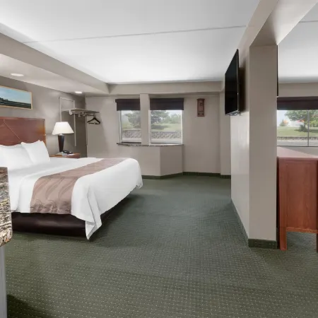 Baymont by Wyndham Jamestown Conference Center & Water Park