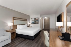 La Quinta Inn & Suites by Wyndham Ft Lauderdale Cypress Cr