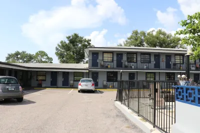 Dunedin Cove Motel
