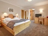 Hotel Appartement Roggal Hotels in Lech