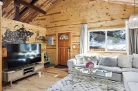 Relaxing Swiss Chalet-Style Cabin
