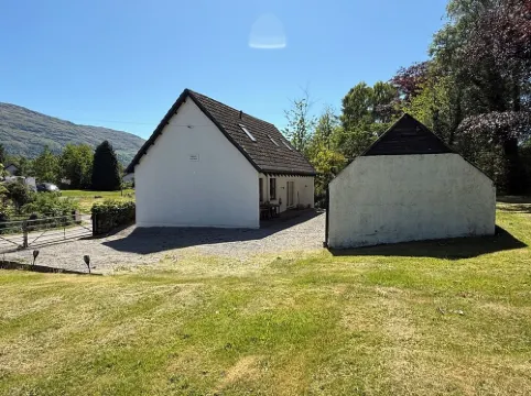 Coorie Cottage, a peaceful Highland retreat for 6. Near Glencoe and Fort William