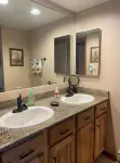 Lakeside, Ski Condo with Amazing Views, Quiet, Family-Friendly