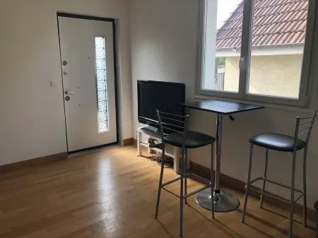 Charming studio 20 minutes from Gare Saint-Lazare