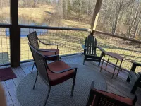 Cozy cabin in charming Kenoza Lake with WiFi, AC, pond,fire pit, lotof amenities - Alppimaja