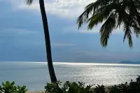 The Lazy Break at Trinity 400m from the beach with great of bars and restaurants