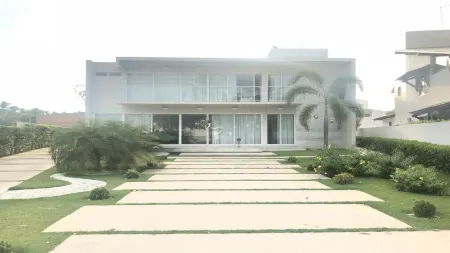 Luxury Beach House in Barra de São Miguel Отели в г. Barra de Sao Miguel