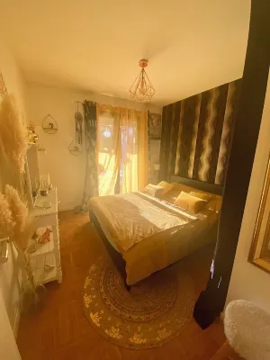 Maison Chaleureuse Avec Piscine Proche de Bordeaux Hotels in Saint-Loubes