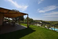 Cozy farmhouse with panoramic pool in Maremma for families and groups Hotels in Campagnatico