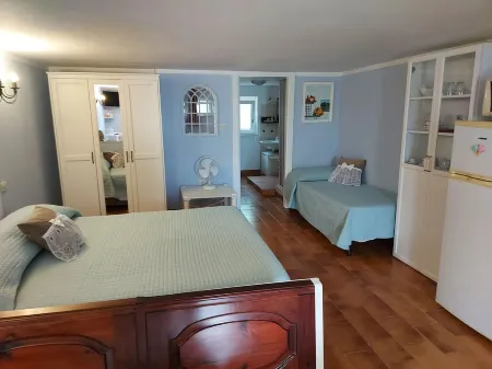 At 500 mt from the beaches comfortable air-conditioned studio apartment with parking space