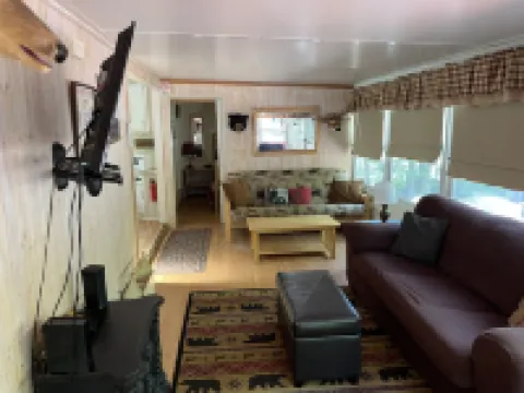 Best location in point Sebago! Walk to beach and restaurants! Hotels in Casco