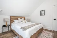 Upper Shadow Creek Haven Hotels in Severn