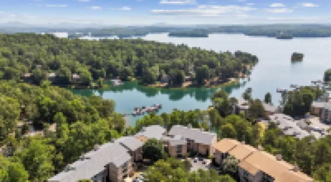 Luxury Keowee Key Condo: Lakefront Retreat Near Clemson