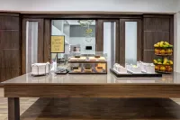 Hampton Inn & Suites Dallas-DeSoto - breakfast