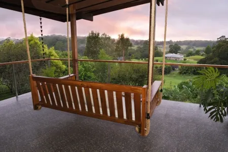 Rural Studio Retreat with Stunning Mountain Views