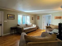 Spacious 5-Bed with Pool, Firepit, and BBQ - 20-min to Saratoga and Lake George Hotels in Moreau