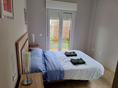 Apartamento de 3 Habitaciones con Jardín Privado