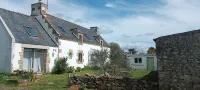 Breton coastal "penty" house - walking distance to the beach Hotels in Plouhinec